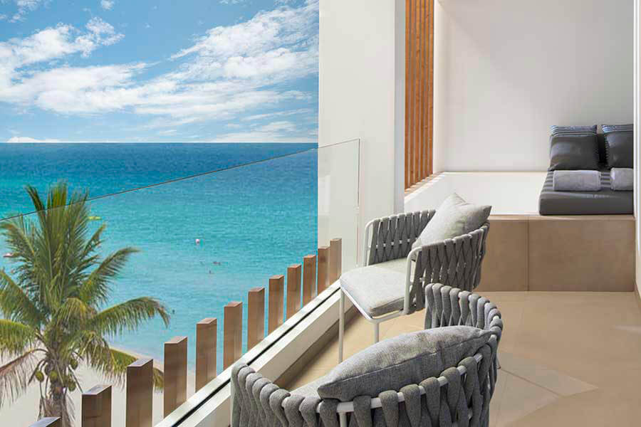 terraza-Elegance-Club-Ocean-Front-majestic-resorts-costa-mujeres